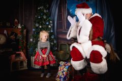 Santa2021_Holcomb-3